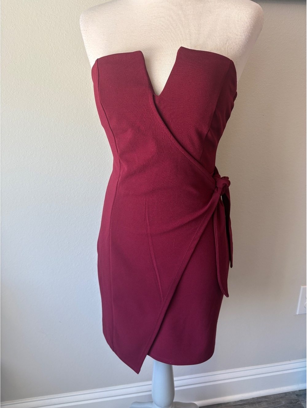 Trixxi Burgundy Strapless Wrap Mini Dress Size Medium – Tie Waist